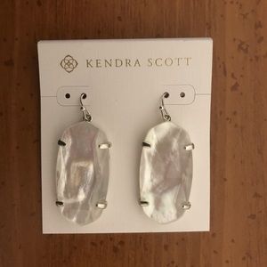 NWT Kendra Scott Esme Silver Drop Earrings